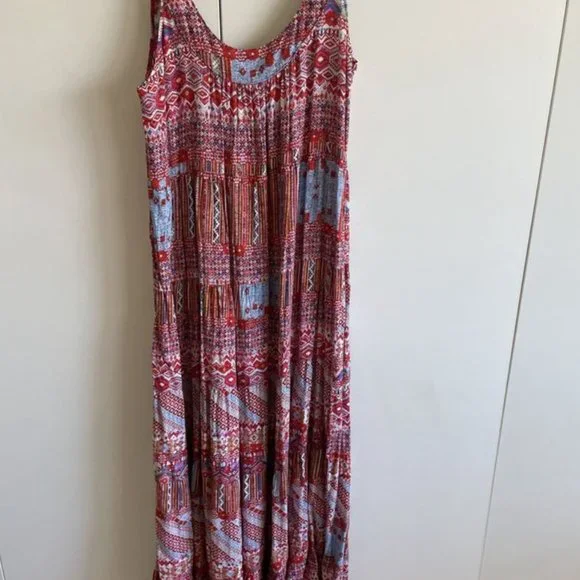 Size 10 FLOWER Red Maxi Boho Dress with Scoop Neckline - Picture 2 of 8